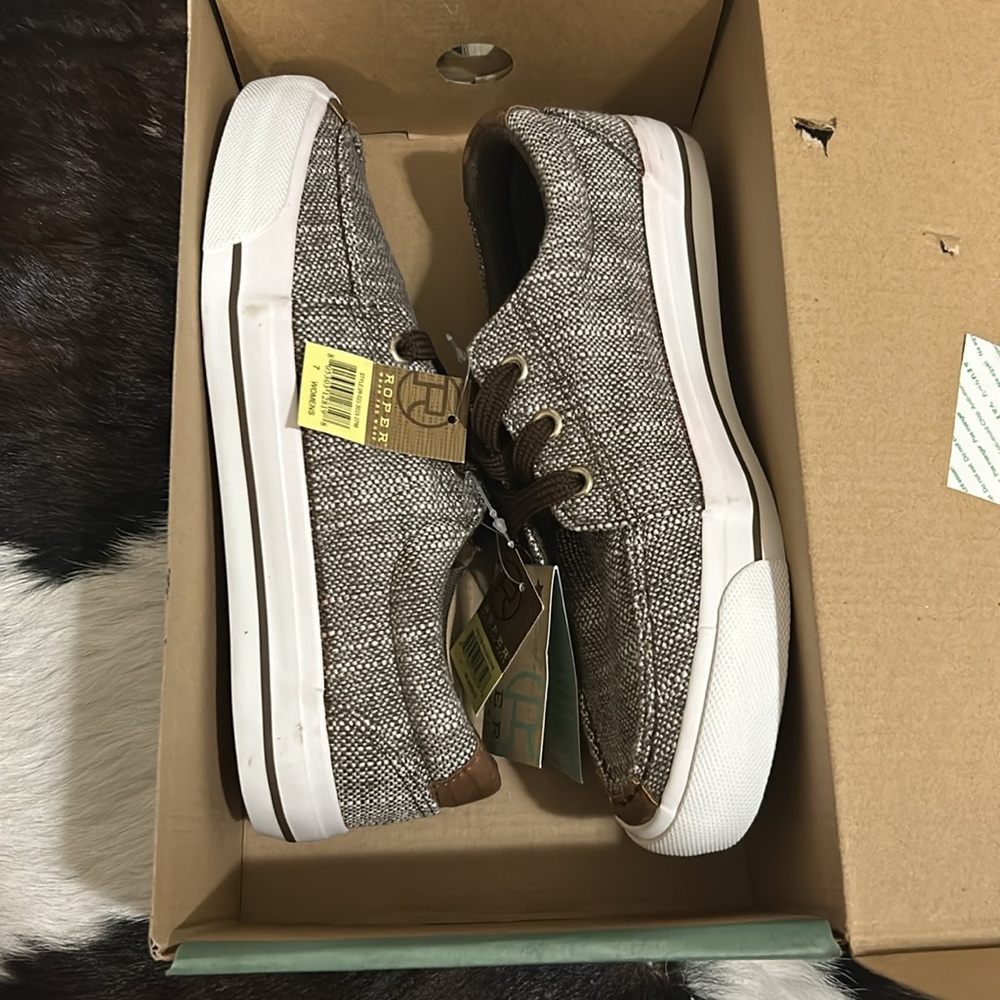 Women’s Roper Shoes - Picture 8 of 8